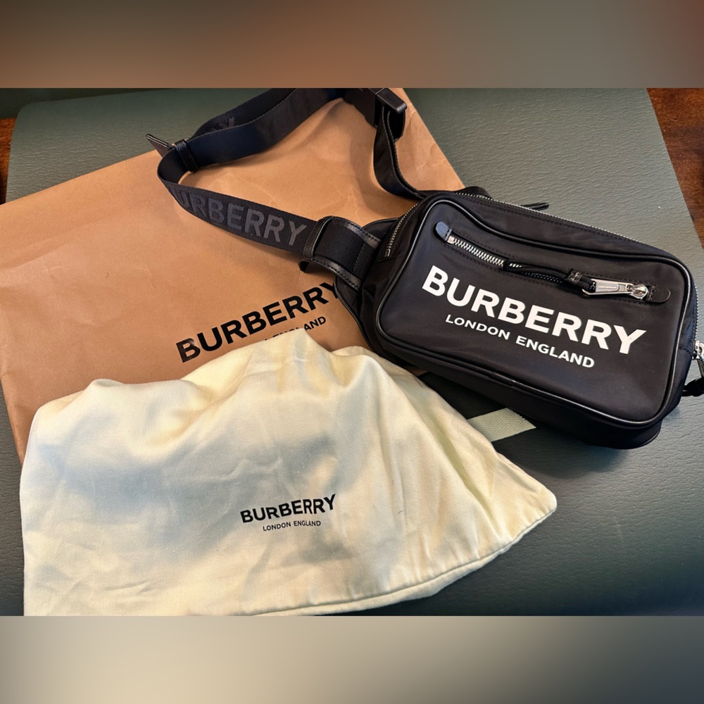 Burberry Black Belt Bag for Men - Picture 2 of 4